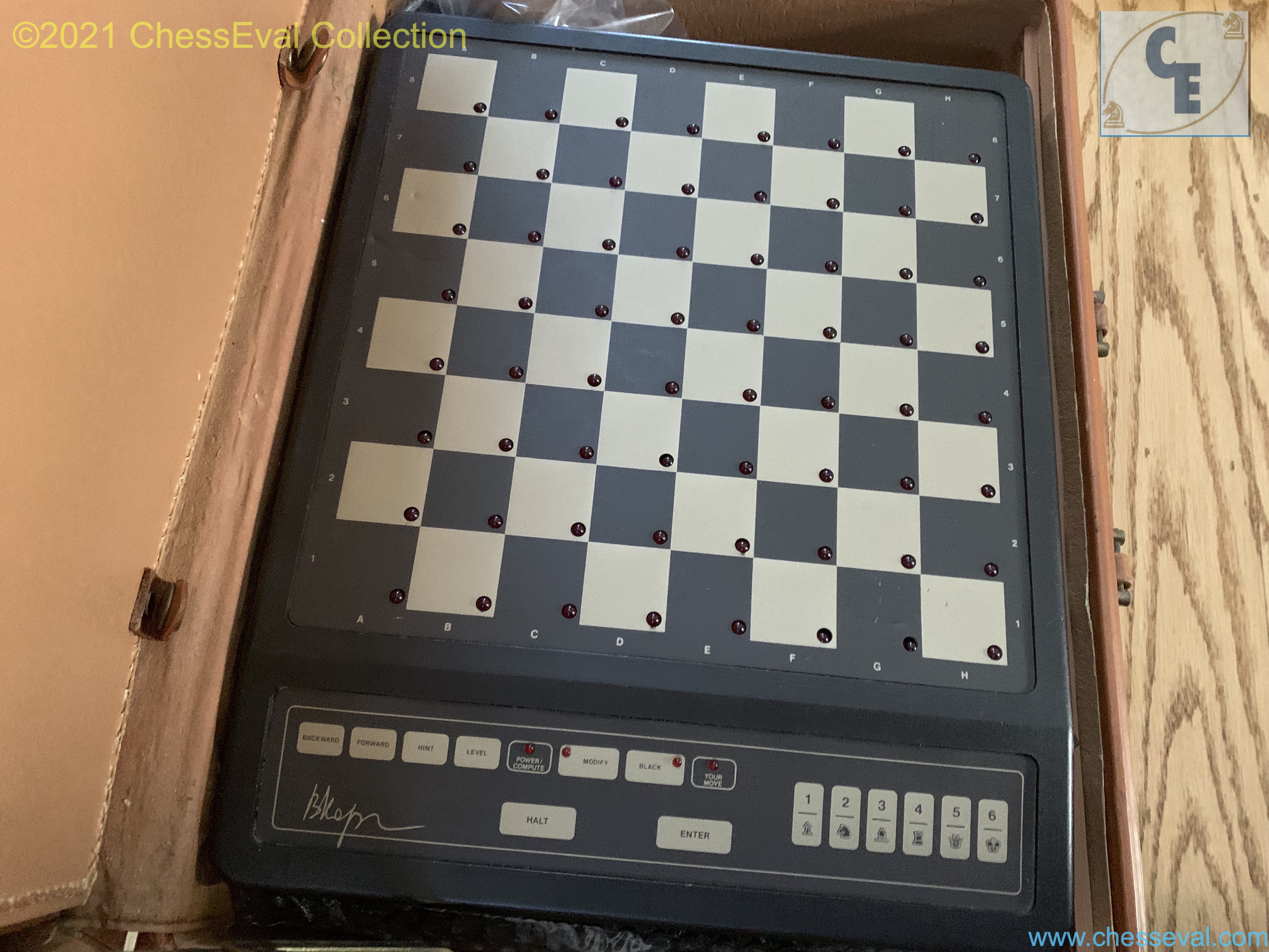 Conic Computer Chess Korchnoi 7013 (1982) RARE — Conic7013-0003.jpg