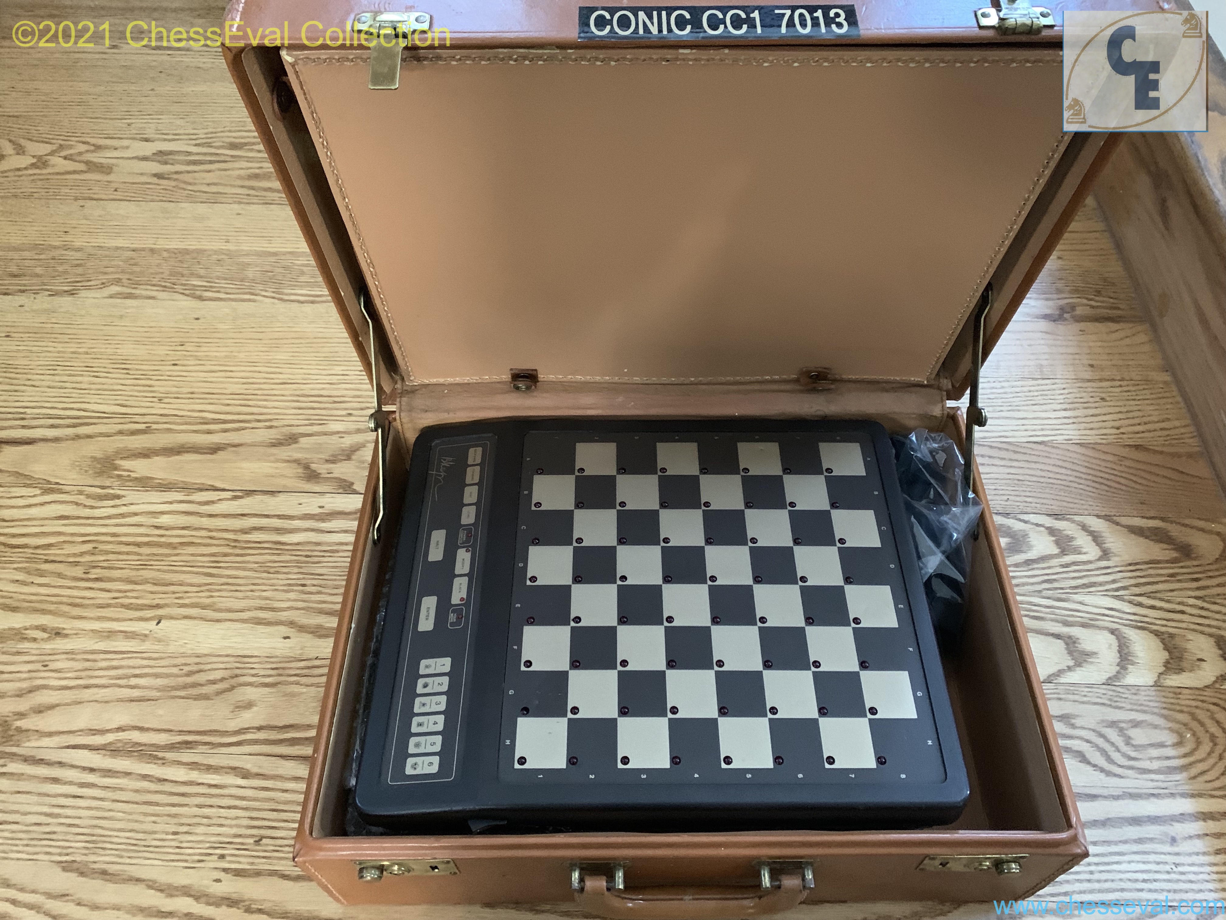 Conic Computer Chess Korchnoi 7013 (1982) RARE — Conic7013-0004.jpg