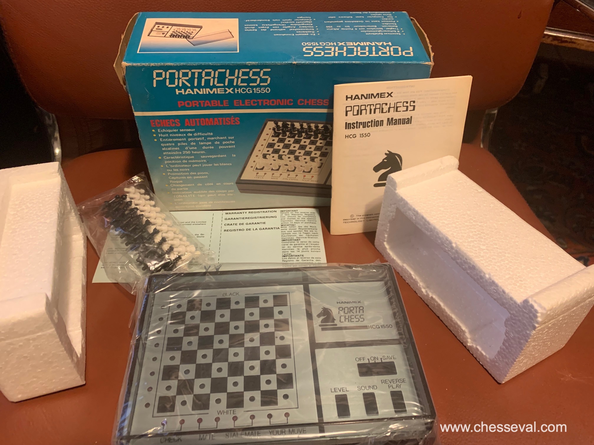Hanimex Portachess, HCG 1550 (1984) RARE — HanimexHCG1550-4.jpg