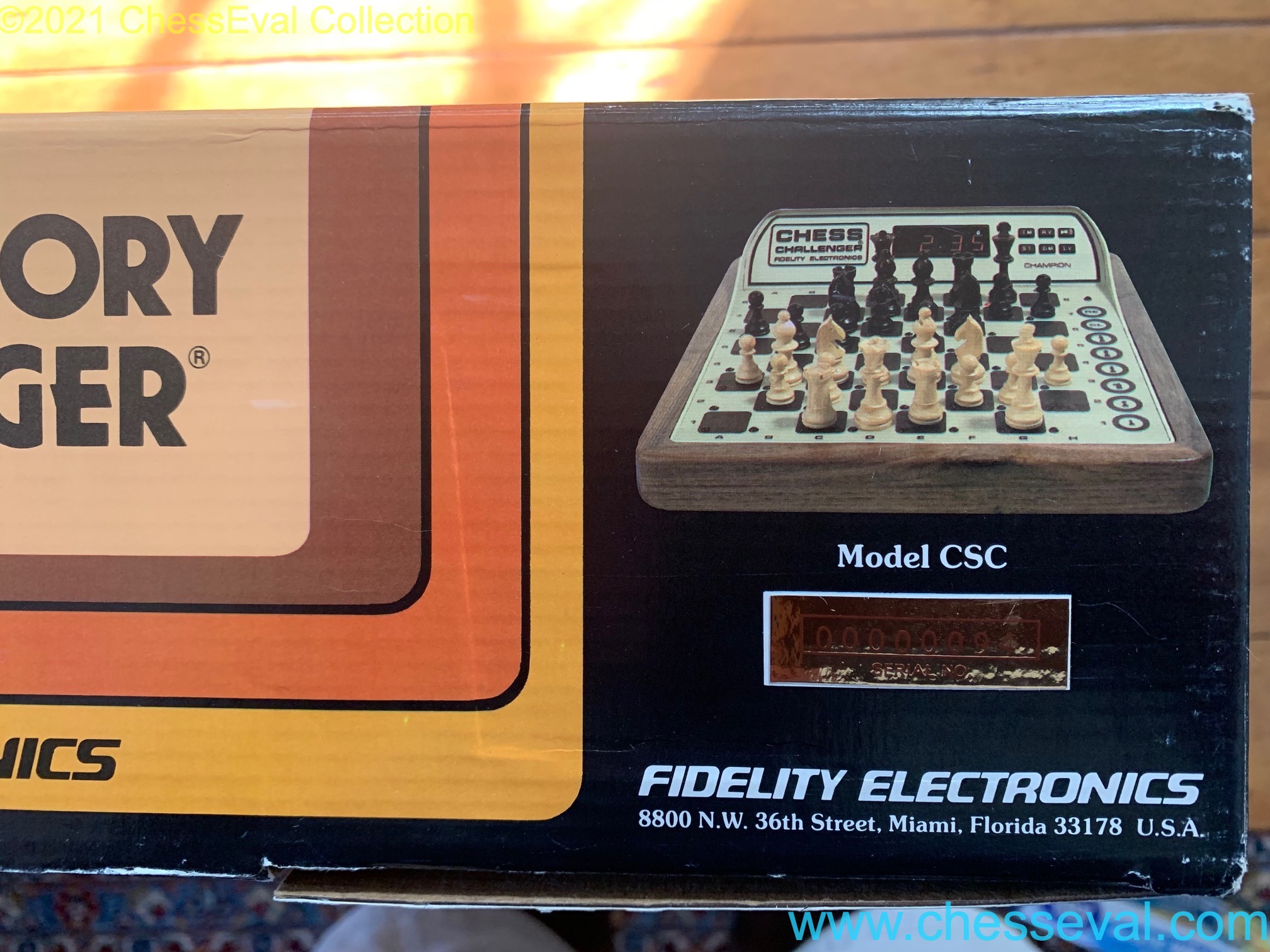 Detail of the original packaging and the gold Elite identification label.